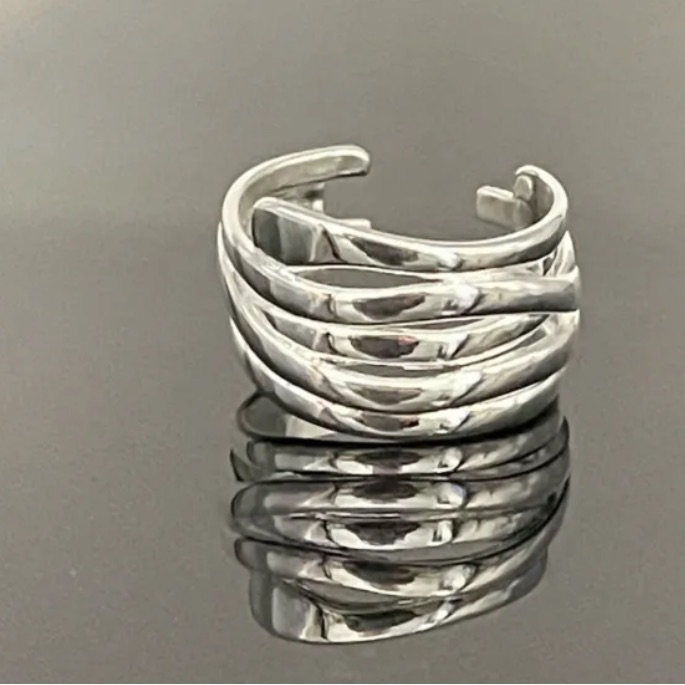 Sterling Silver Handcrafted Ring 6-8 45$